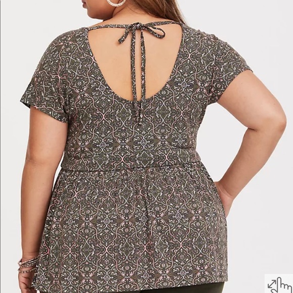 Torrid Surplice Babydoll Tee Size 0X - Picture 7 of 9